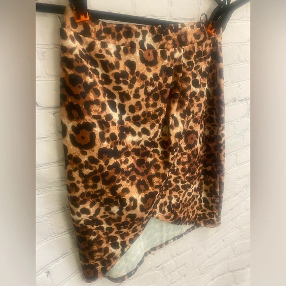 5/$20‎ Women’s Leopard Print High Waisted Mini Skirt Large - Picture 2 of 5